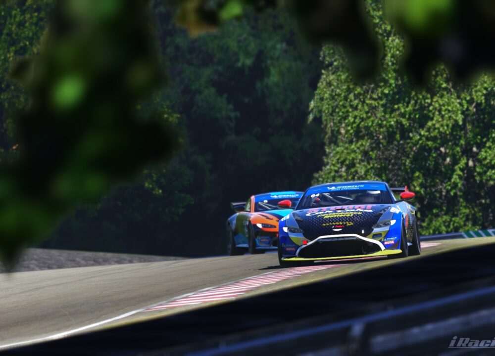 iRacing Aston Martin GT4 Guide & Setups